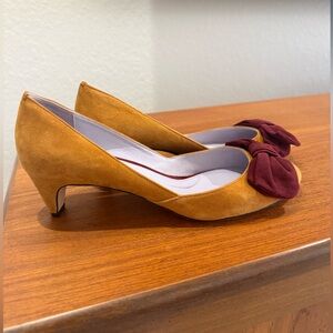 Johnston & Murphy Anita kitten heel mustard suede pumps 8.5 M